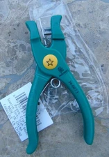 PROVO CRAFT HOLE PUNCH ~ STAR SHAPE ~  BRAND NEW IN PACKAGING