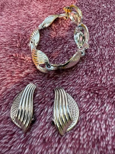 Vintage Costume Jewelry Silver Tone Bracelet and Earrings