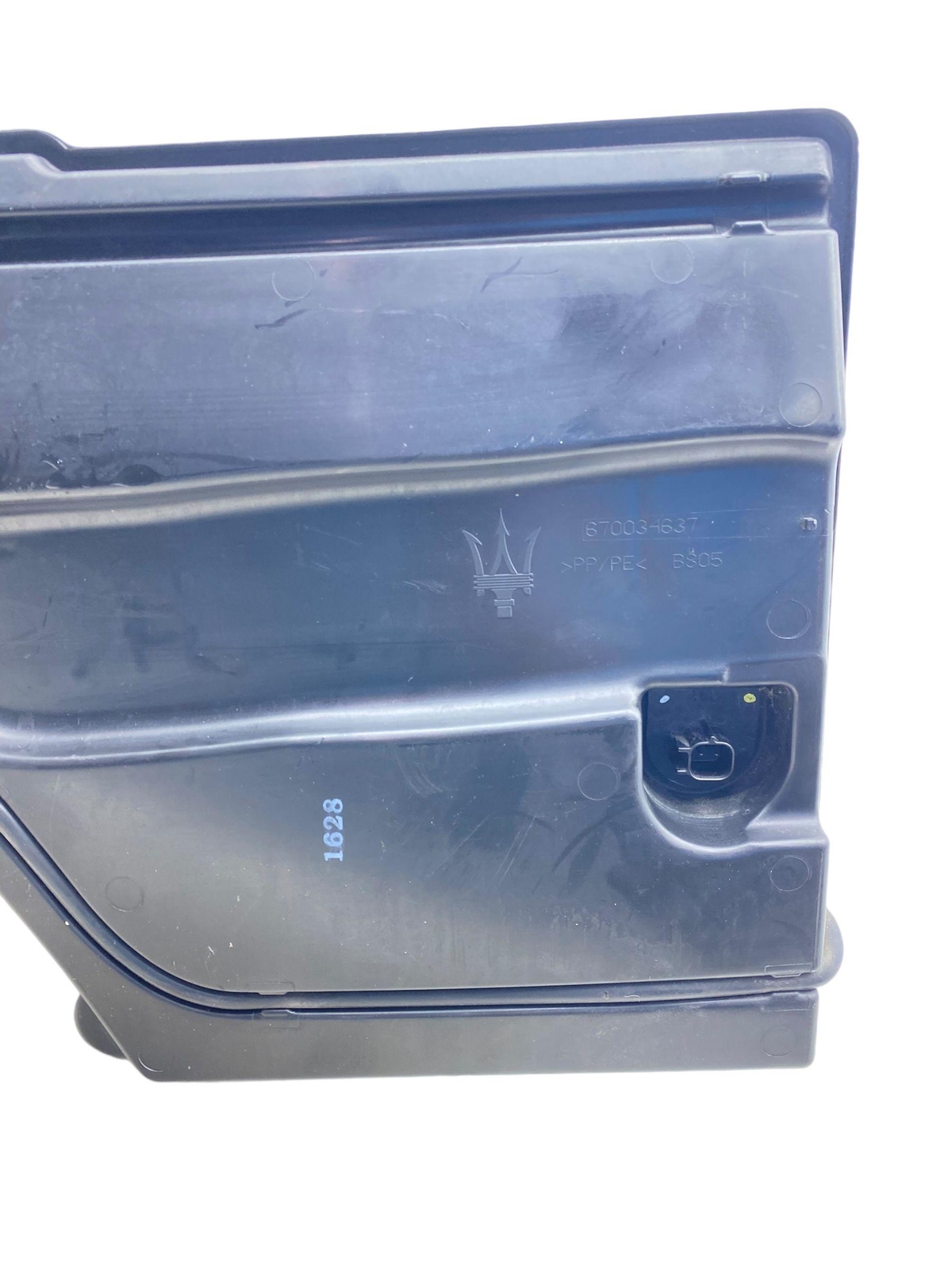 2017 - 2020 MASERATI LEVANTE M161 OEM WASHER RESERVOIR TANK BOTTLE 670034637