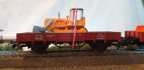 Märklin Eisenbahn H0 2 x Niederbordwagen mit Baumaschinen - Bild 4 von 6
