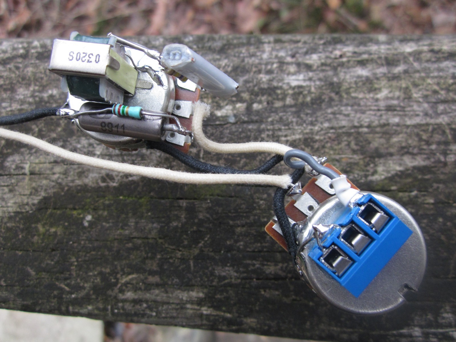 P Bass Harness Solderless Mid Control Tone Pot CTS Split Shaft