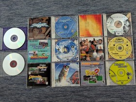 Sega Dreamcast Console Bundle 2 Controllers, Cables, VMU, 5 Games & 2 Demos Disc