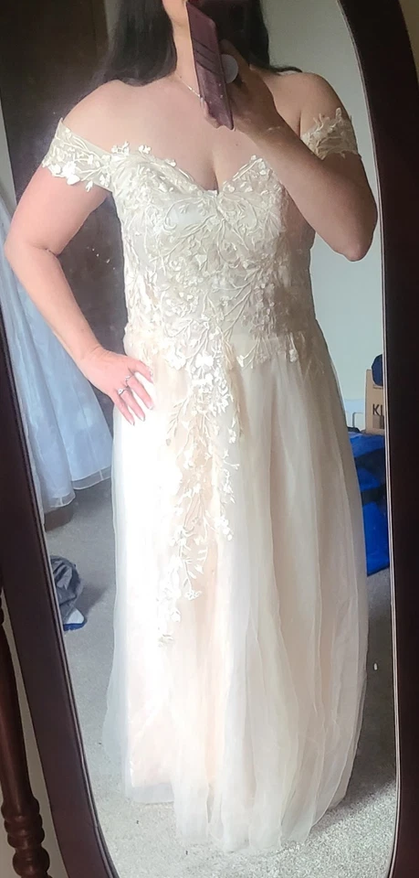 Wedding Dress LARGE CUSTOM - Image 2 of 4