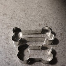 Dog Bone Cookie Cutters Lot/2 Metal 4-5  Sugar Cookies Dog Themed Birthday 