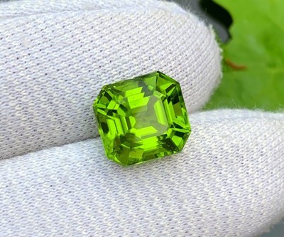 Natural AAA Light Green Peridot Asscher Cut 9.40 Ct Certifed Loose Gemstone