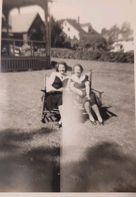 #ad Vtg Photo Old Orchard Beach ME 1942 WWII Era Maine Women Grand Veiw Inn Hotel $17.99