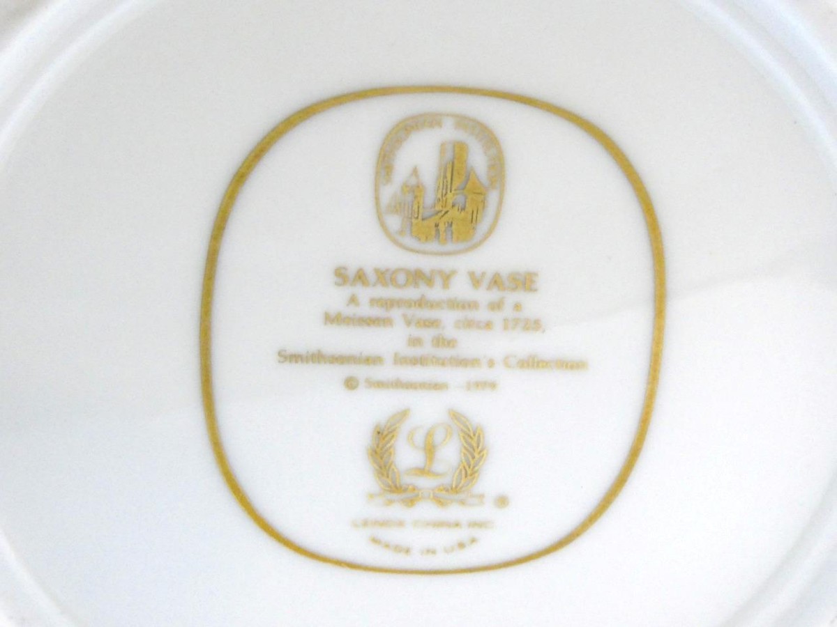 Lenox SMITHSONIAN COLLECTION Saxony Vase 1725 Meissen 11 Inch