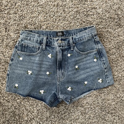epine é flower embroidery short pants é flower embroidery short pants Epine short pants