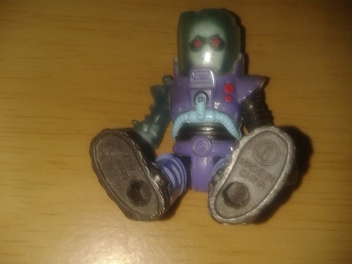 Mini Mr Freeze posable figure 'TM & DC S17' 7.5cm's. (C40) - Picture 7 of 7
