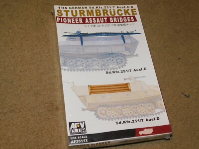 AFV Club 1/35 Sd.Kfz.251/7 Ausf.C/D Sturmbrücke Pioneer Assaut Bridges AF35112
