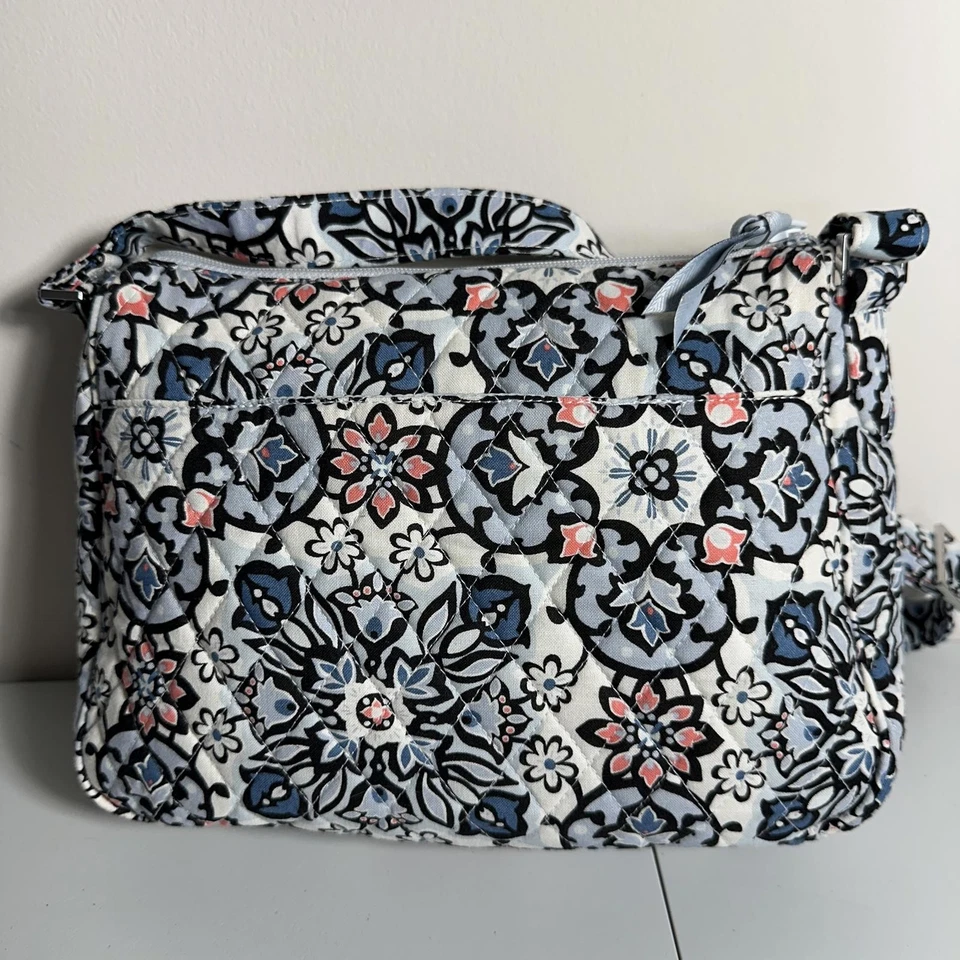 Vera Bradley Lisbon Medallion Turnlock Medium Crossbody Lightweight Floral Bag - Image 3 of 4