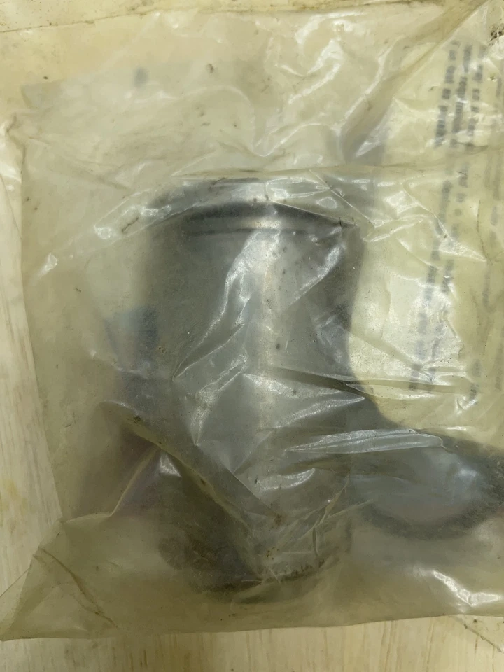 Manguito de salida de transmisión GM OEM a yugo 1969-1977 TH350-TH375 Lesabre Skylark Foto 3 de 3