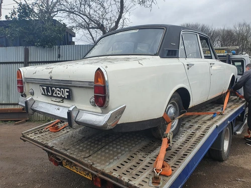 Ford Corsair 2000e classic car project - Picture 1 of 12