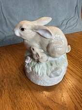 Vintage Music Box Enesco Bunny Mother And Baby Rabbits Ceramic 4” X 4” 1987