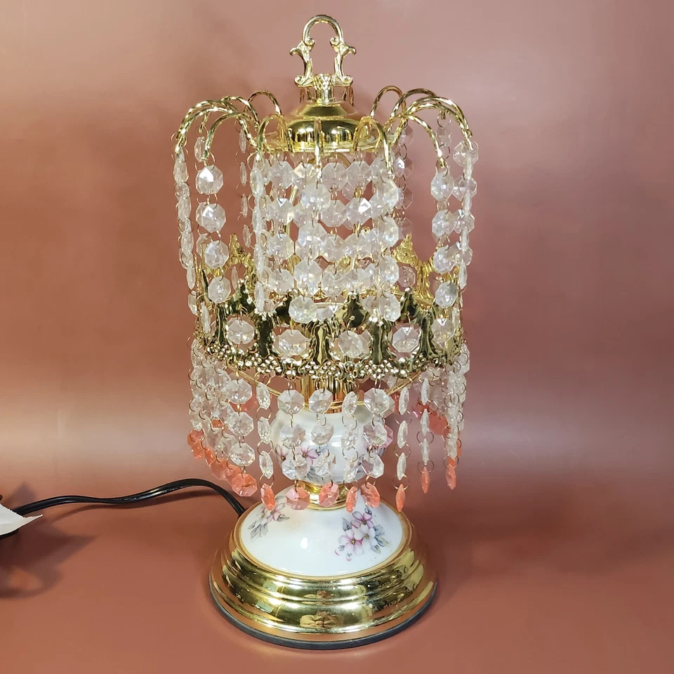 Abajur de mesa de resina estilo inspirado em Hollywood Regency plástico rosa e transparente prisma - Imagem 3 de 4