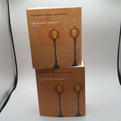 Dept. 56 Halloween EVIL PUMPKIN LAMPPOSTS 4033847- NIB 2 Sets