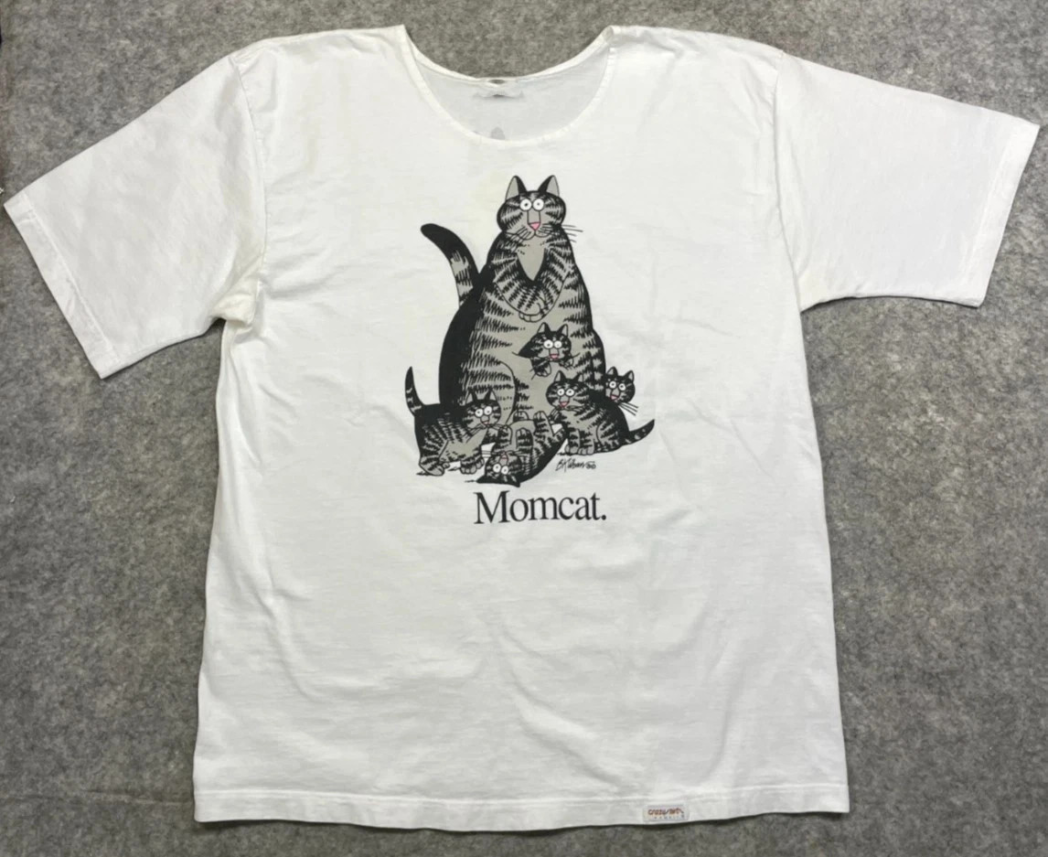 Vintage Momcat Cat T-Shirt White Crazy Shirts Hawaii Short Sleeve BESTSELLER