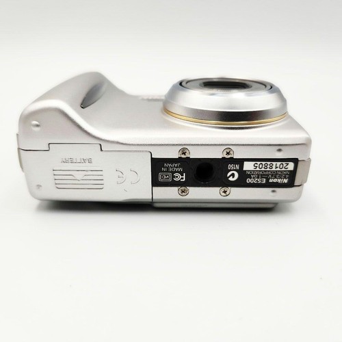 Nikon Coolpix 5200 5MP Compact Digital Camera 3x Zoom Silver Tested - Picture 5 of 10