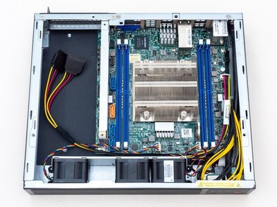 Supermicro E300-9D Xeon D-2123IT 4-Core Server X11SDV-4C-TLN2F