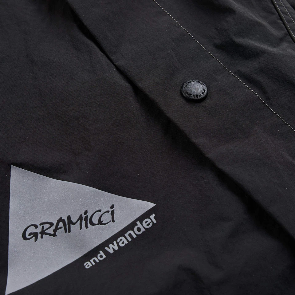 Chaqueta de nailon cepillado Gramicci x And Wander carbón Foto 4 de 4