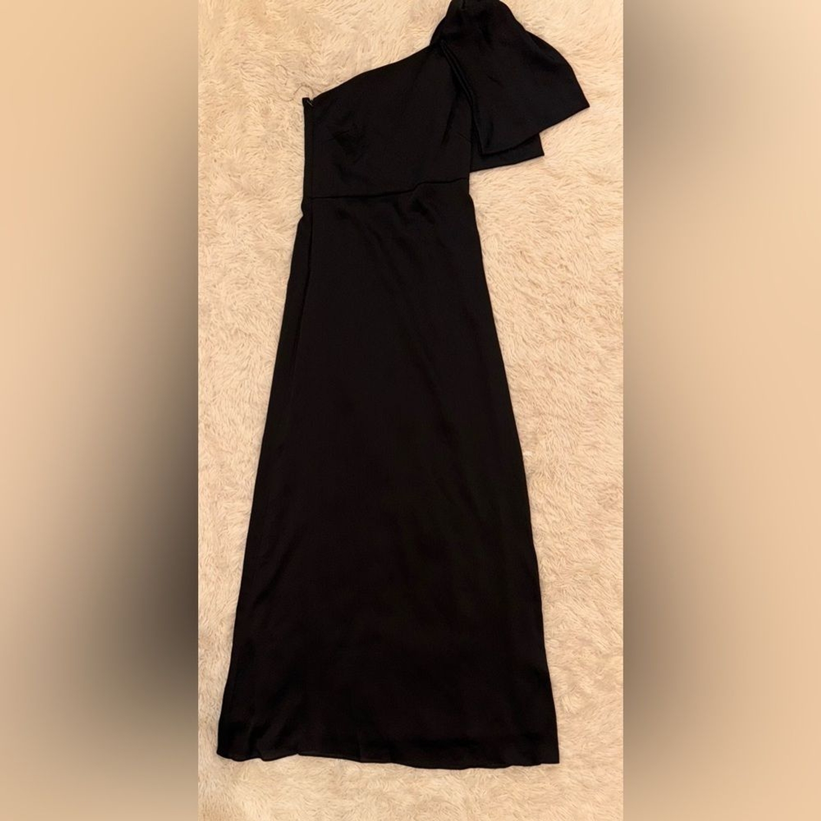 NWOT Sachin & Babi Chelsea One Shoulder Bow Gown in Black sz 2