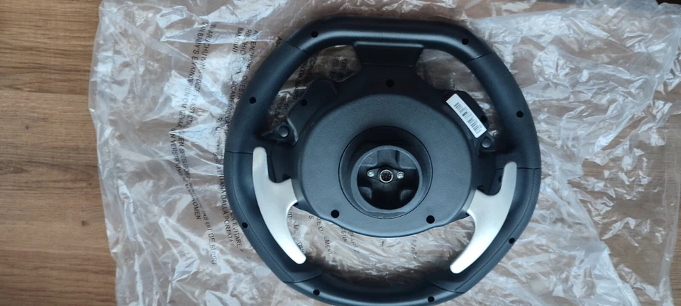 Thrustmaster Ferrari 458 Spider Volante per Xbox One - Rosso/Nero - Immagine 2 di 2