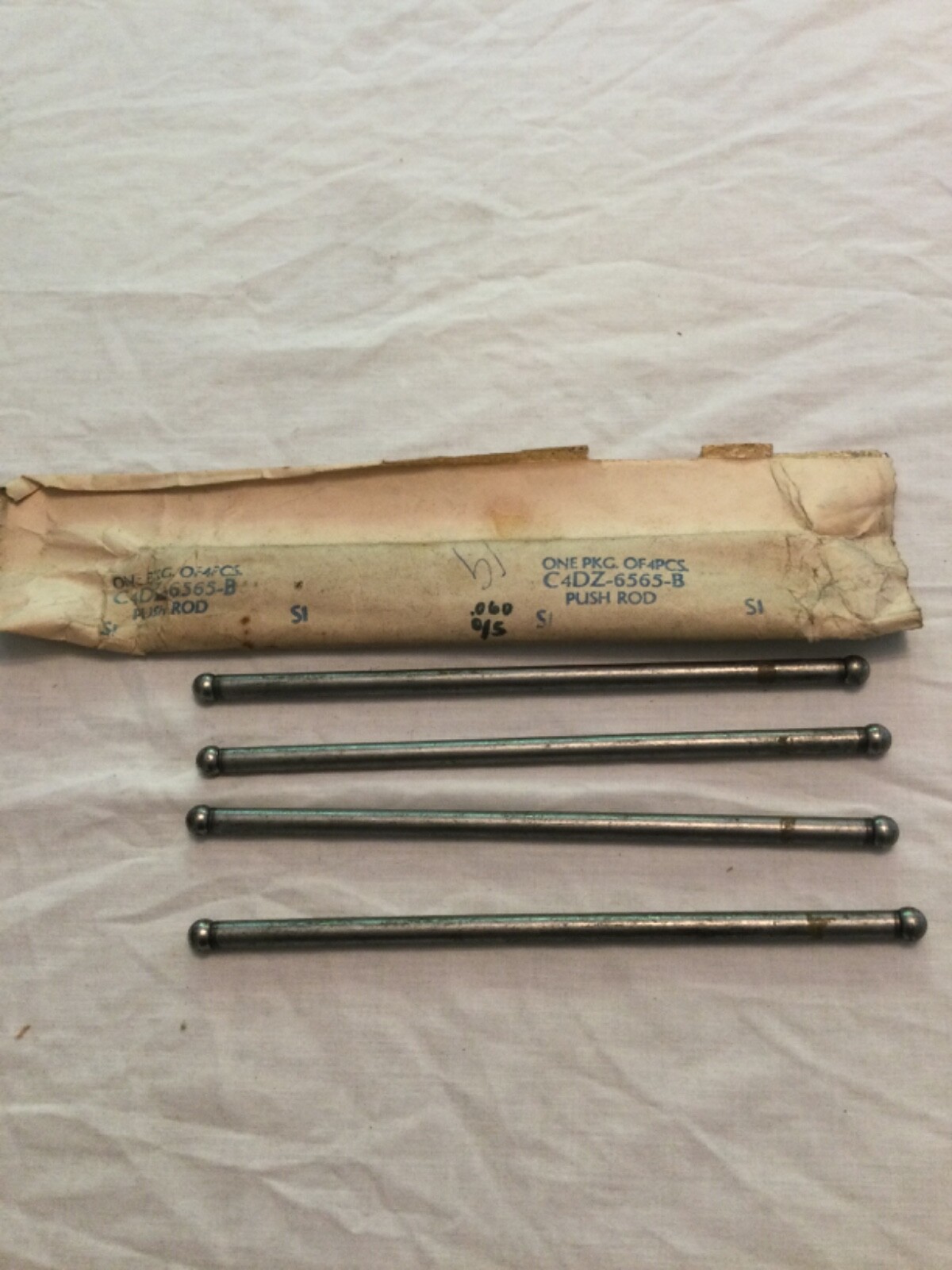 THIS IS A NOS SET OF FORD PUSHRODS MUSTANG PART C4DZ6565B 170200 C
