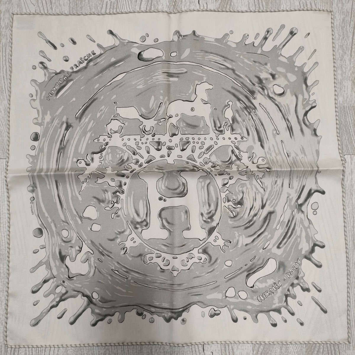 Unused HERMES Petit Carre 45 Peinture Fraiche Silk Scarf