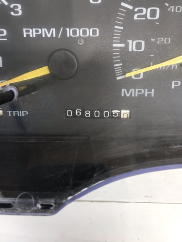 1999 Chevrolet GMC Silverado Sierra Pickup Speedometer Gauge Cluster 68,005 - Picture 7 of 14