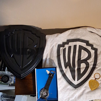 Vintage Warner Bros Studio Store WB Lot Of 4 Keychain shirt watch & case