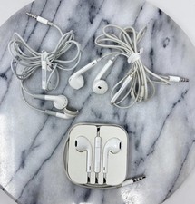 Apple Wired Earbuds Earphones with 3.5mm Connector White - Lot of 3