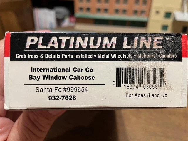 Walthers HO 932-7626 Santa Fe International Car Co. Bay Window Caboose #999654 - Image 2 of 4