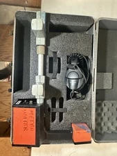 Metrotech Model 810 Cable Line Tracer Working with Case