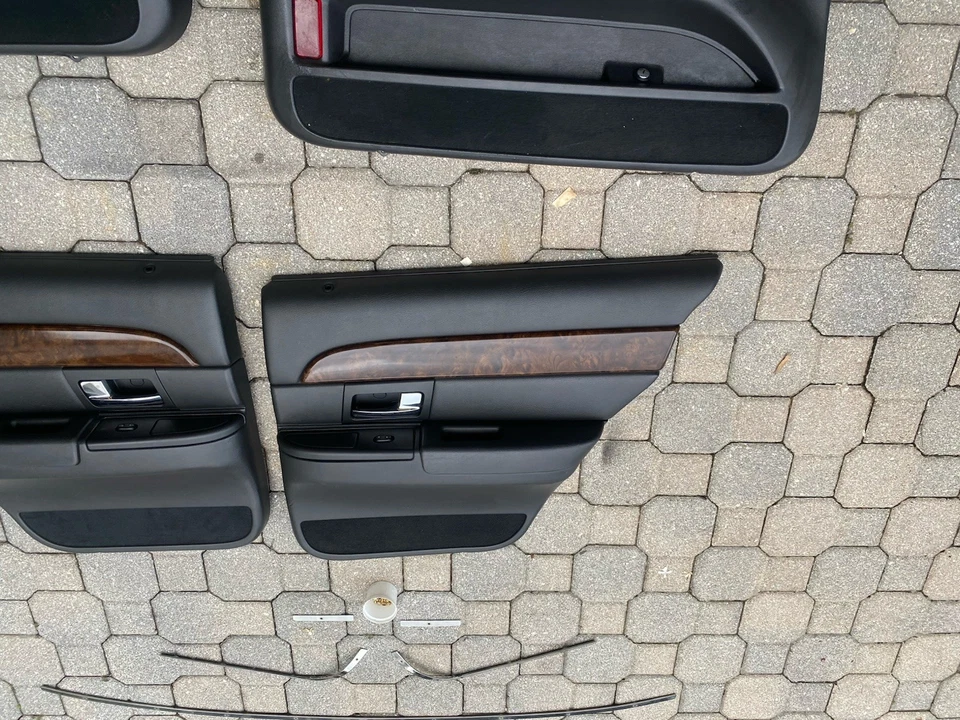 Juego de 4 paneles de puertas negro Mercury Grand Marquis 2003-2008 Foto 2 de 3