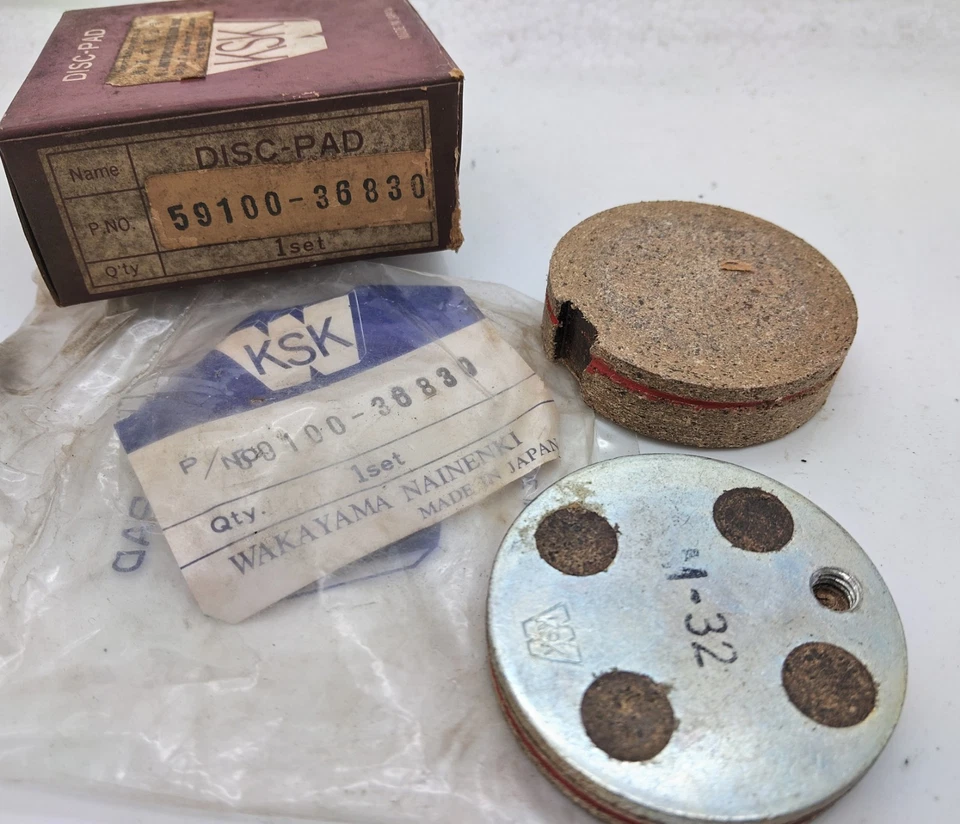 Suzuki Gs425e Gt125 Gt185 Gt380 Gt550/750 Re5 Front Disc Pads 59100-36830.Japan - Image 2 of 3