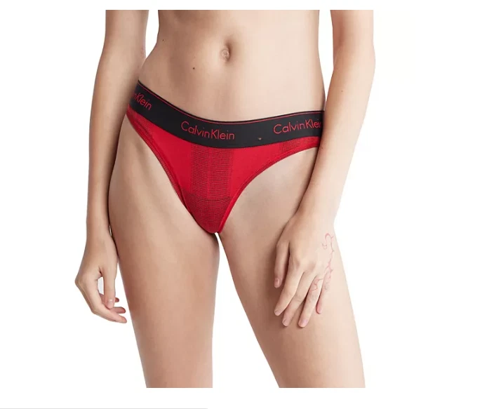 Bralette acolchado de algodón moderno Calvin Klein y tanga de algodón moderno talla pequeña Foto 3 de 4