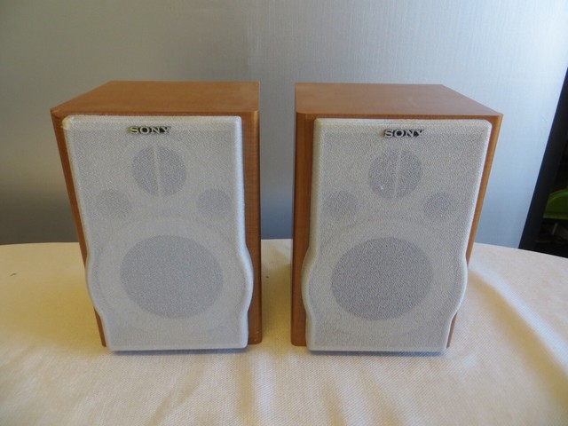 wood bookshelf speakers