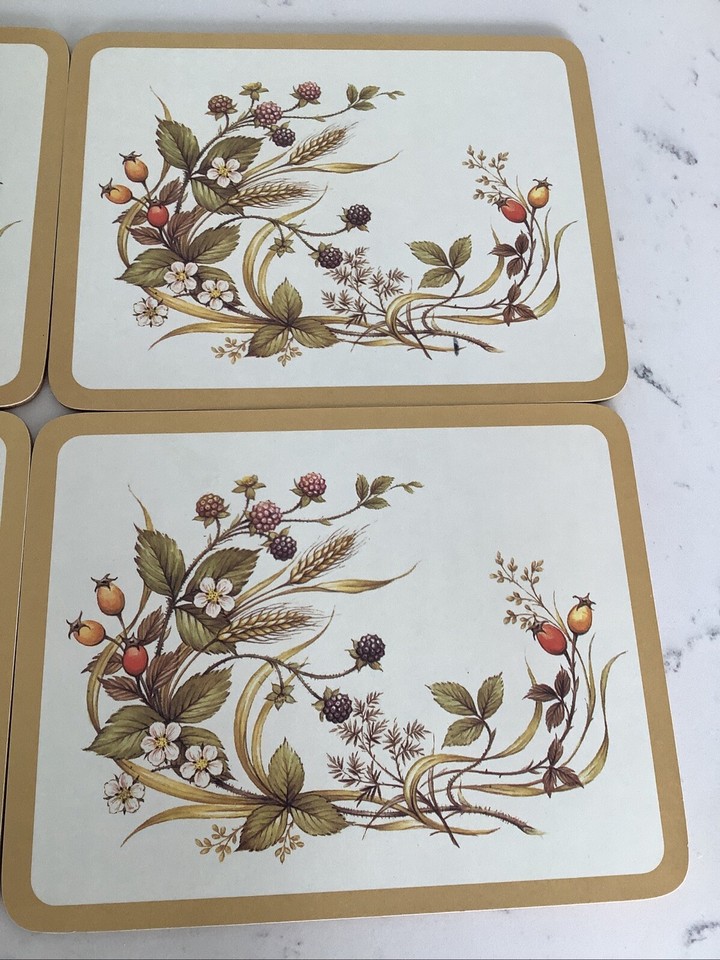 6 St Micheal ,Marks And Spencer Harvest Placemats & Round Tablecloth