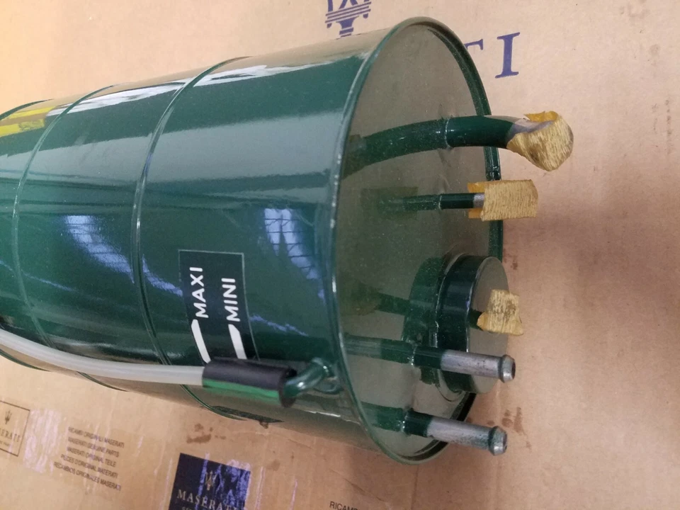 MASERATI BORA FÁBRICA NOS RARO DEPÓSITO LHM TANQUE DE ACEITE COMPLETO 74199 Foto 2 de 3