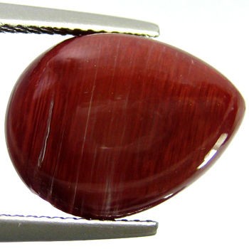 Andésine rouge facettée 9.90 cts cadeau prestigieux pierre de naissance VVS