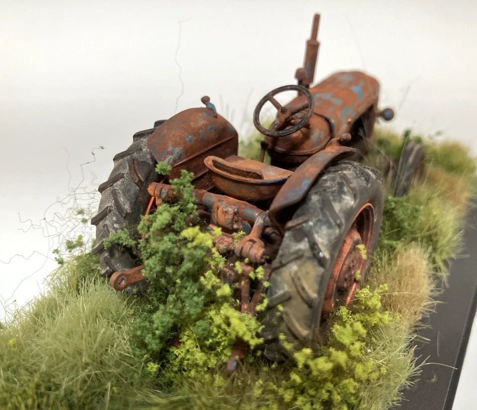 Weathered Barn Find 1958 Fordson Power Major Tractor Universal Hobbies 1/43 - Image 4 of 4