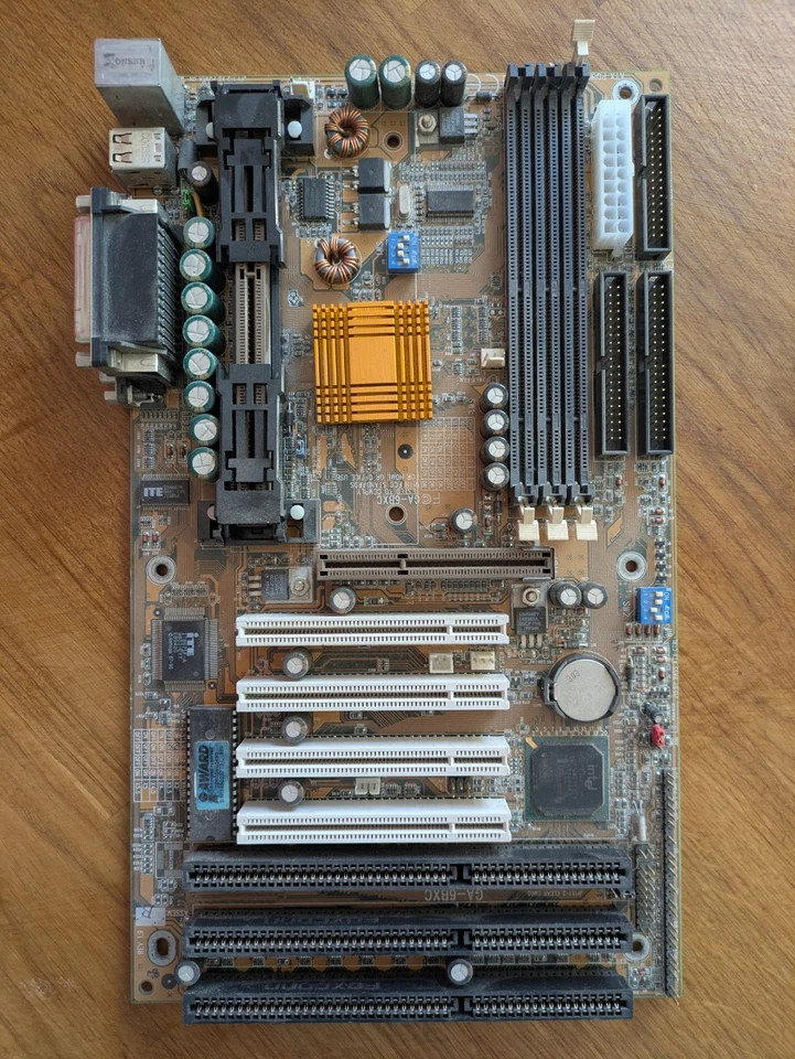 Mainboard Gigabyte GA-6BXC 440BX Slot 1