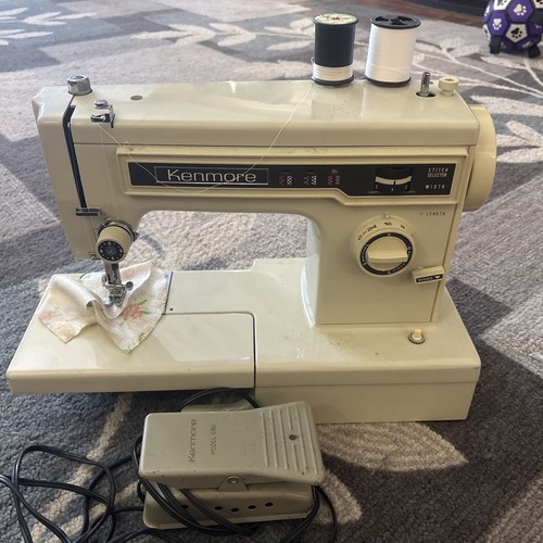 Sears Kenmore model 158.17850 vintage sewing machine With Case