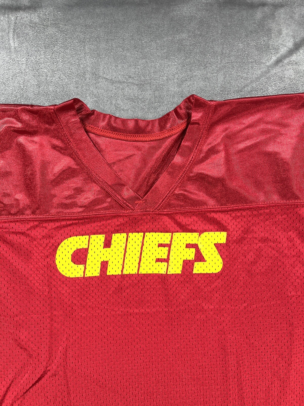 Red Kansas City Chiefs Reebok YOUTH XL Jersey Football Pads NFL Shirt thumbnail 6