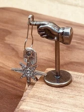 Silver bulb safety pins (100)