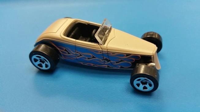 ミニカー 1/43 オーバーン ボートテイル ロードスター 1933 ミニカー 1/43 オーバーン ボートテイル ロードスター 1933 ミニカー