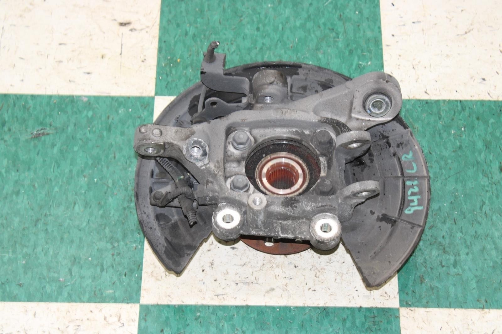 14-21 Ghibli Rear Spindle Hub Knuckle Left LH Driver LR Side OEM Factory OE WTY