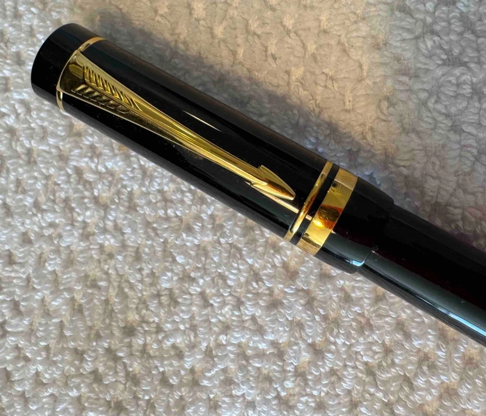 Bolígrafo Parker DuoFold DE COLECCIÓN - negro/dorado - tapa plana versión antigua - sin caja Foto 2 de 4