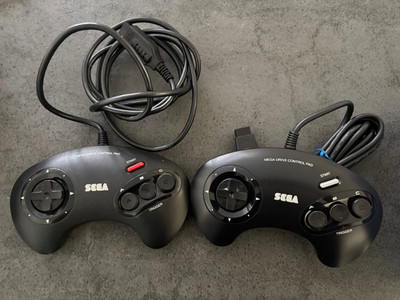 Sega Mega Drive - 2x Original 3-Button-Controller / Control Pad No.165 (1990)