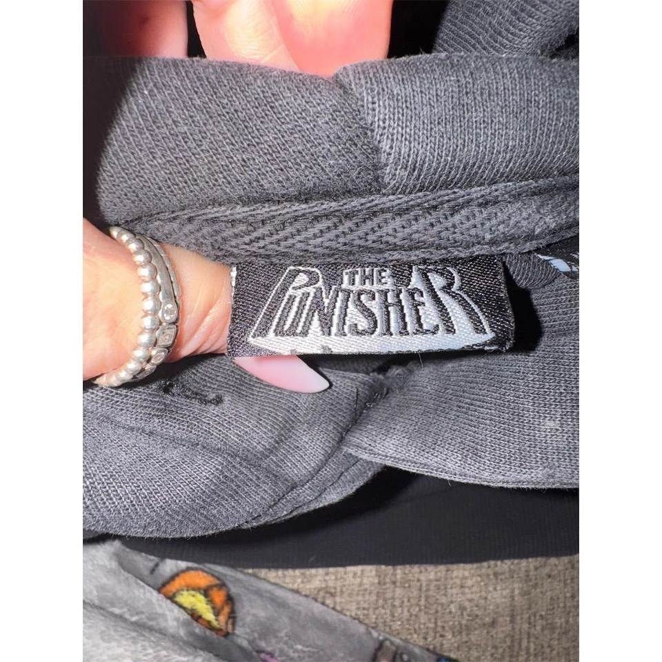 Sudadera con Capucha Gráfica Vintage Marvel The Punisher Negra/Blanca Unisex M Foto 3 de 4